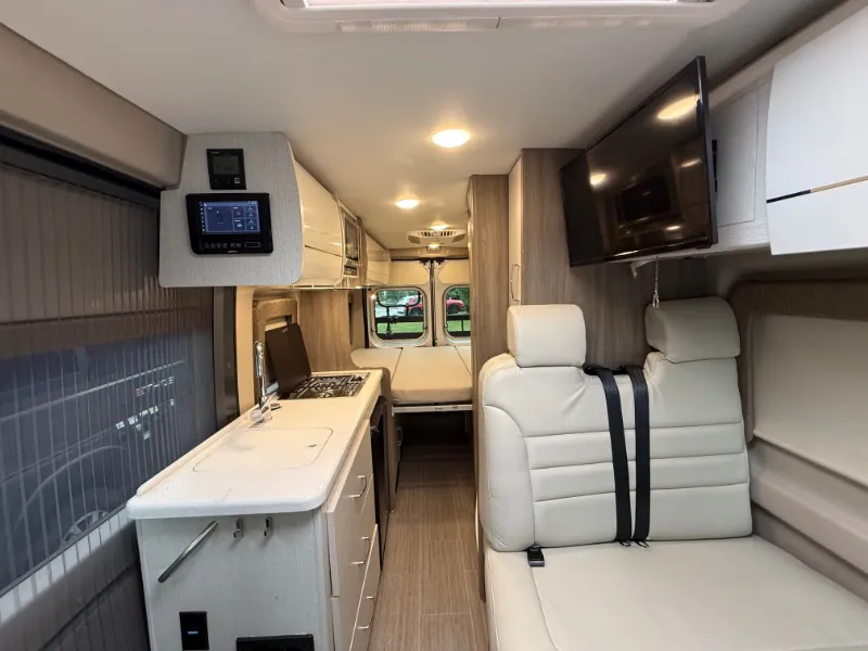 2022 Thor Motor Coach Tellaro 20A - Photo 4