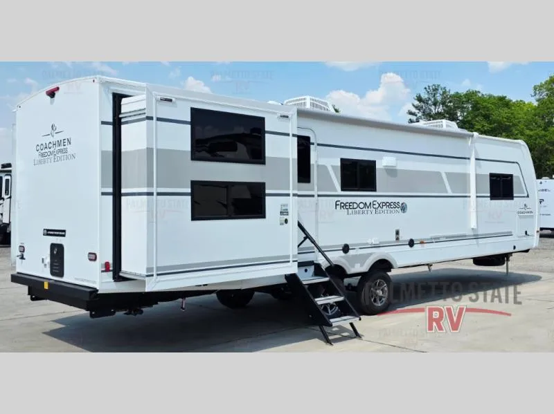 2026 Coachmen Freedom Express Liberty Edition 330BHJJ - Photo 4