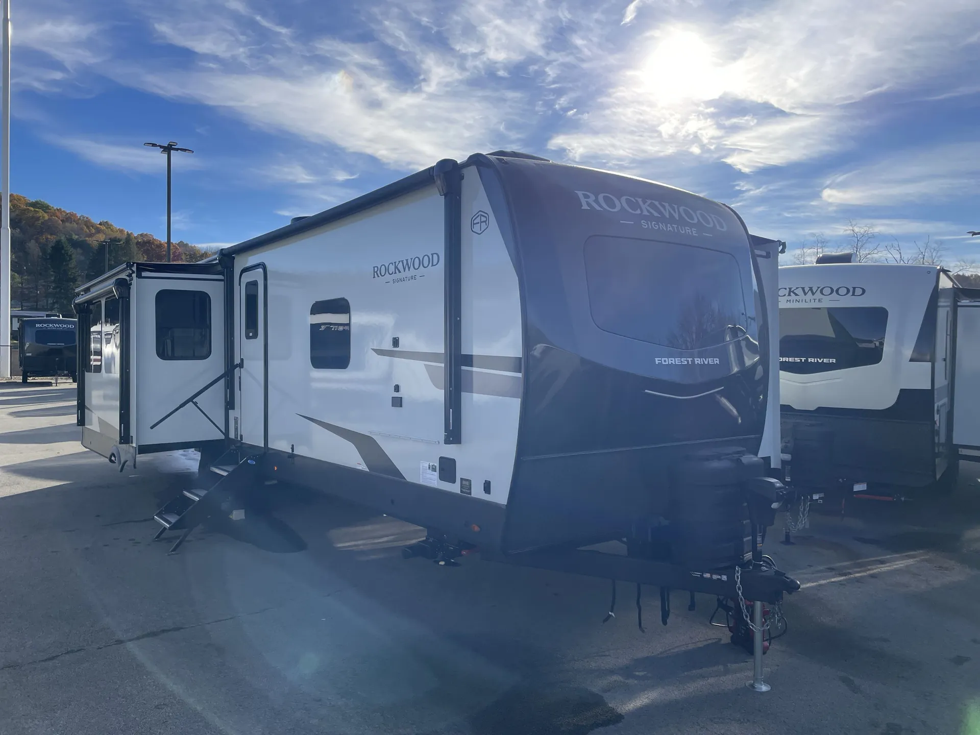 2026 Forest River Rockwood Signature 8337RL - Photo 2