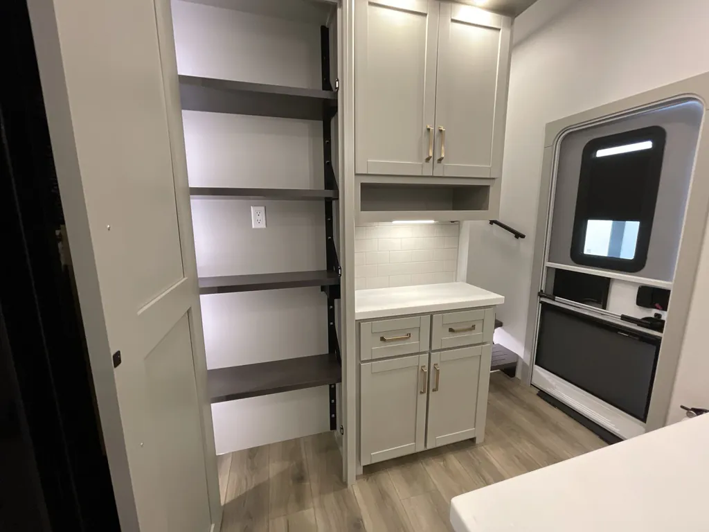 2026 Brinkley Model Z 3600, Photos photo 16