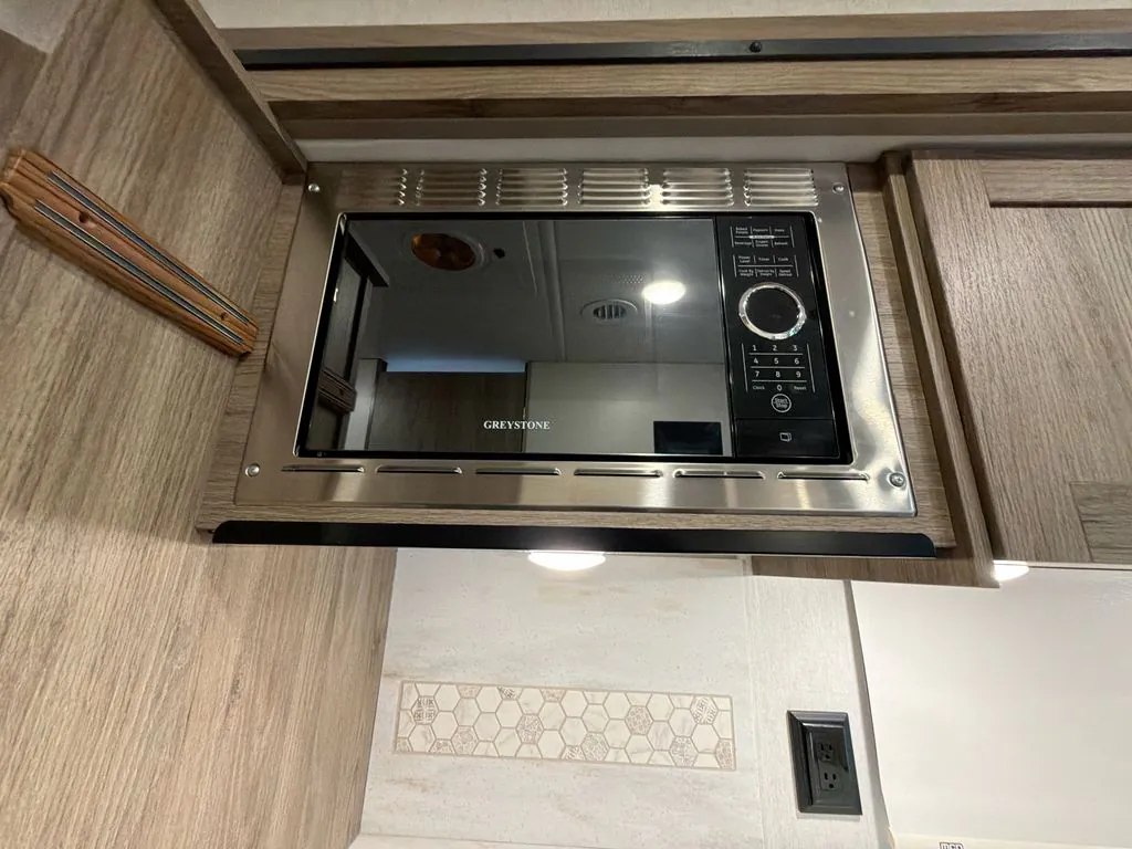 2023 Winnebago Sunstar NPF Limited Edition 29NP - Photo 4