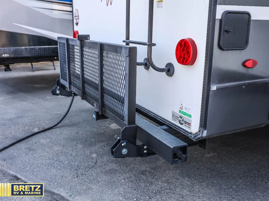 2022 Forest River Rockwood Ultra Lite 2898BS — Photo 7