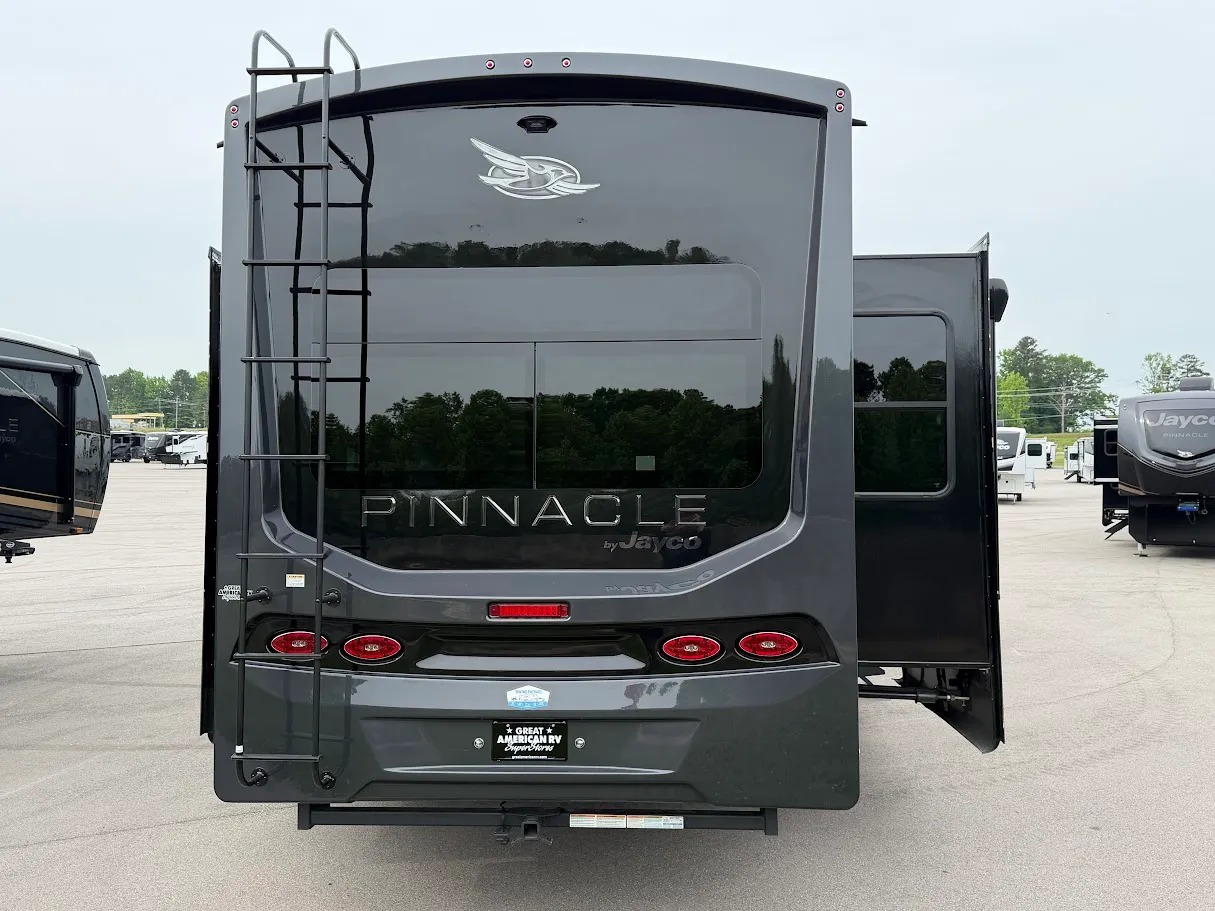 2026 Jayco Pinnacle 36FBTS - Photo 4