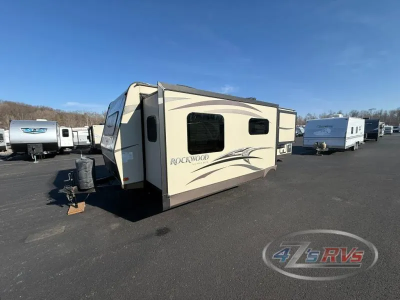 2015 Forest River Rockwood Ultra Lite 2608WS - Photo 3