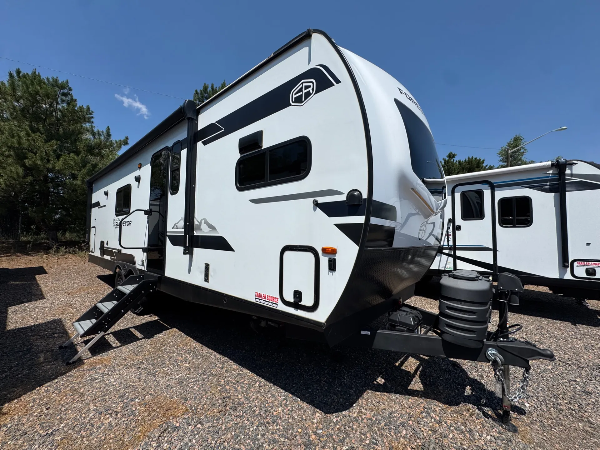 2025 Forest River Grand Surveyor 268FKBS - Photo 2