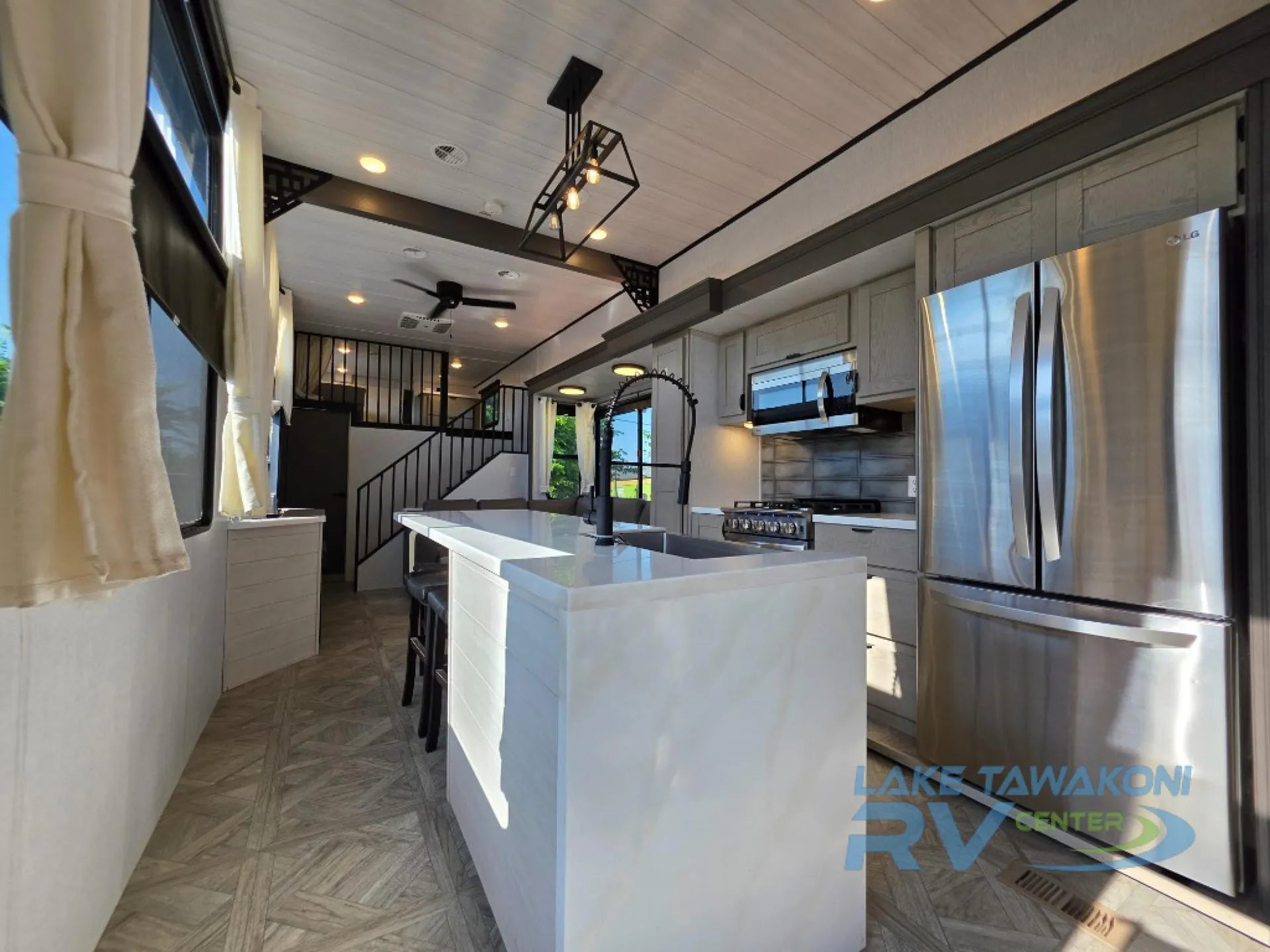 2024 Forest River Salem Grand Villa 44VIEW — Photo 5