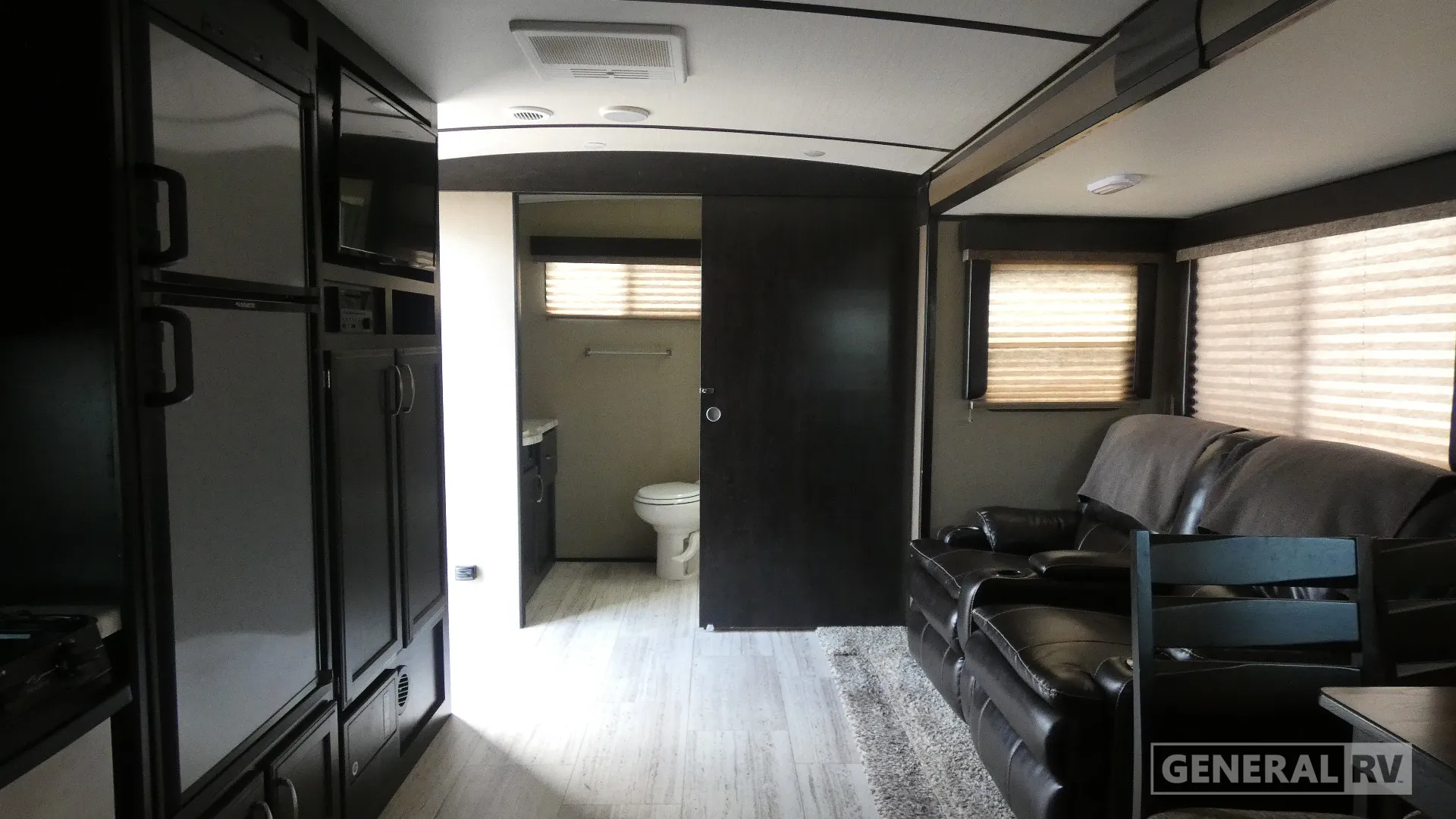 2017 Grand Design Imagine 2600RB - Photo 3