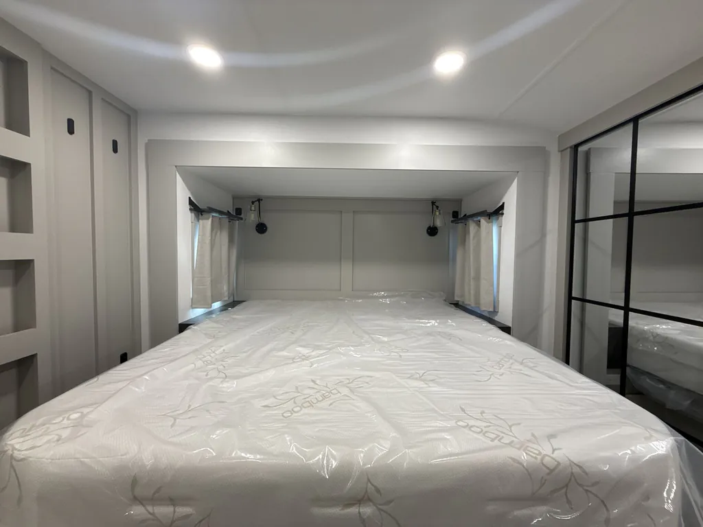 2026 Brinkley Model Z 3600, Photos photo 26