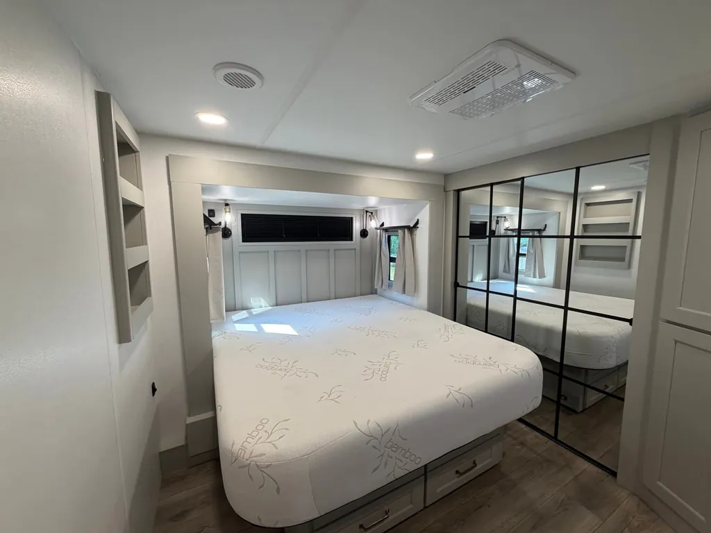 2026 Brinkley Model G 3970, Photos photo 33