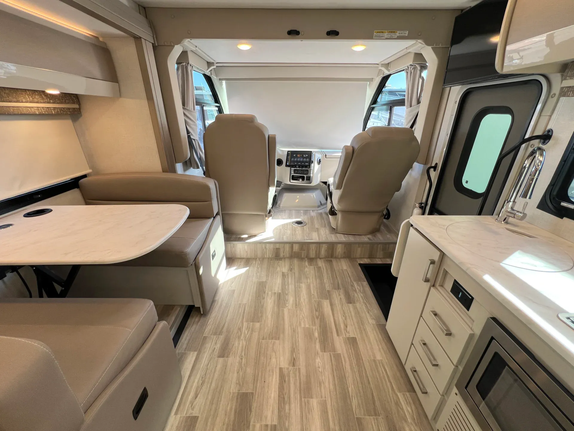 2026 Thor Motor Coach Vegas 262 - Photo 4