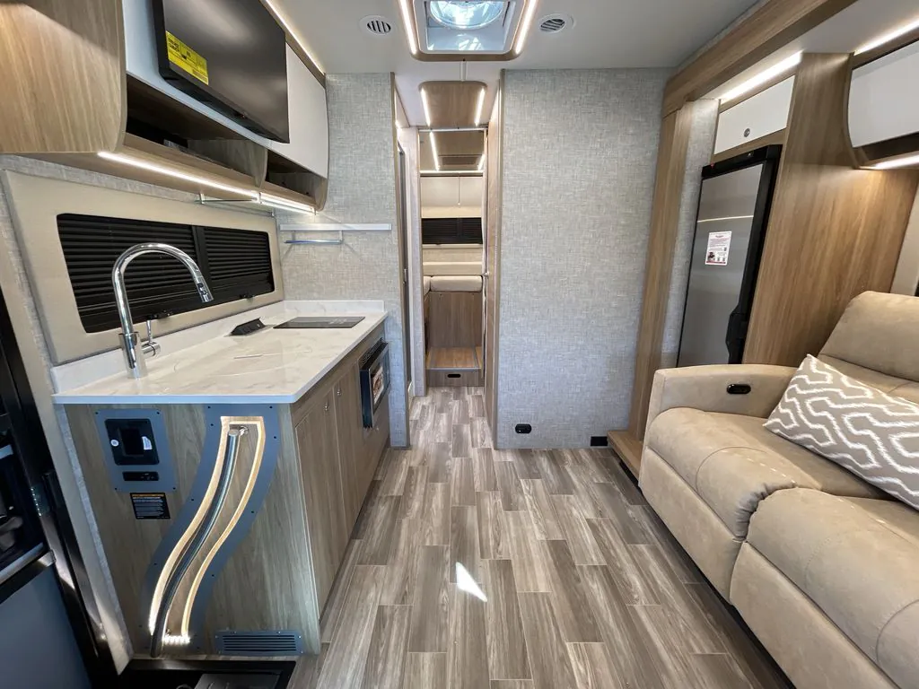 2026 Tiffin Wayfarer 25 XLW, Photos photo 7