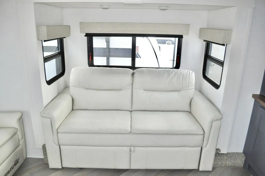 2025 Prime Time Crusader 375FLS, Photos photo 22