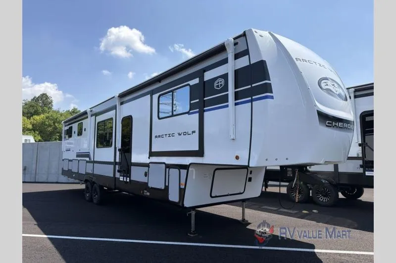 2027 Forest River Cherokee Arctic Wolf 3950SUITE - Photo 2
