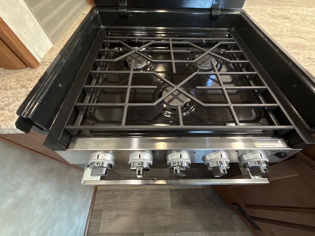 2019 Winnebago Sunstar 27P, Photos photo 10