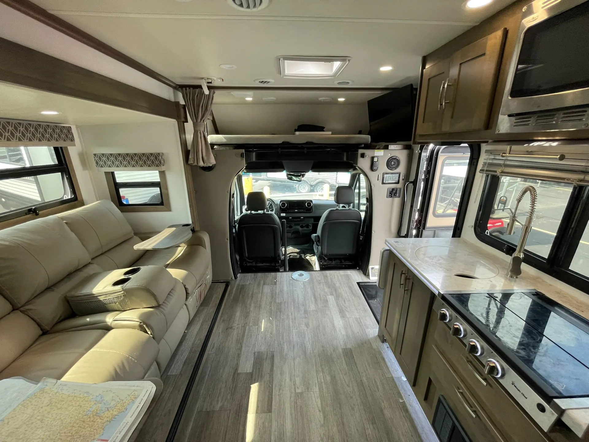 2023 Dynamax Corp Isata 3 Series 24FW - Photo 3