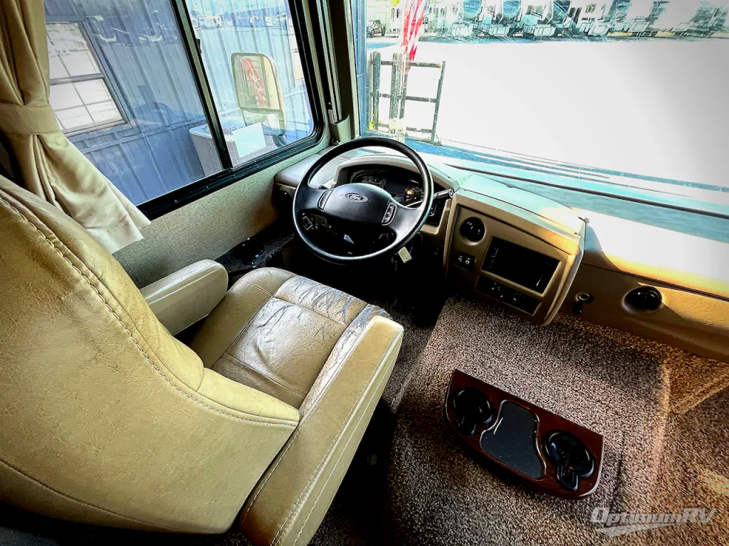 2018 Fleetwood Flair 30P, Photos photo 5