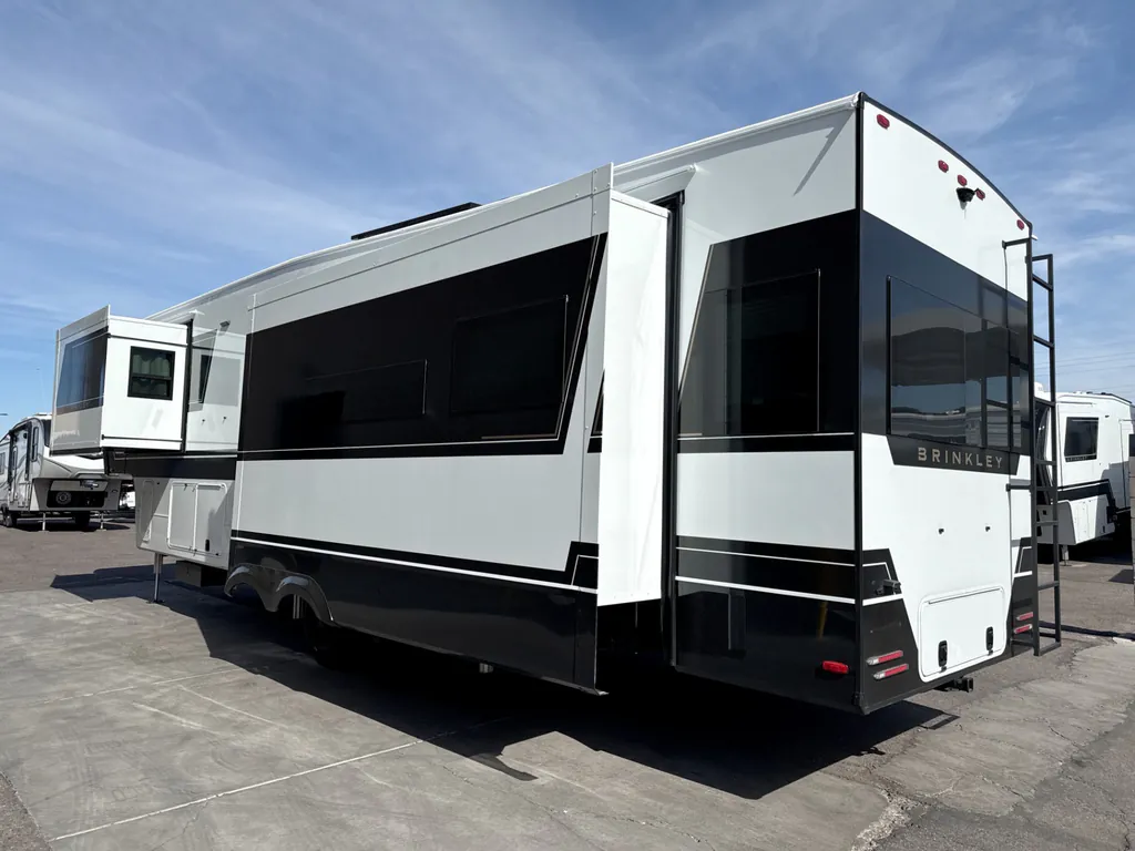 2026 Brinkley Model Z 3600, Photos photo 3