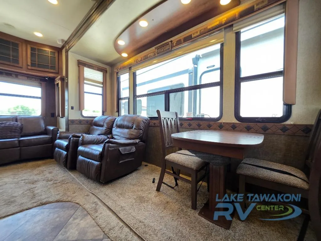 2014 Heartland Bighorn Used    3260 Elite - Photo 3