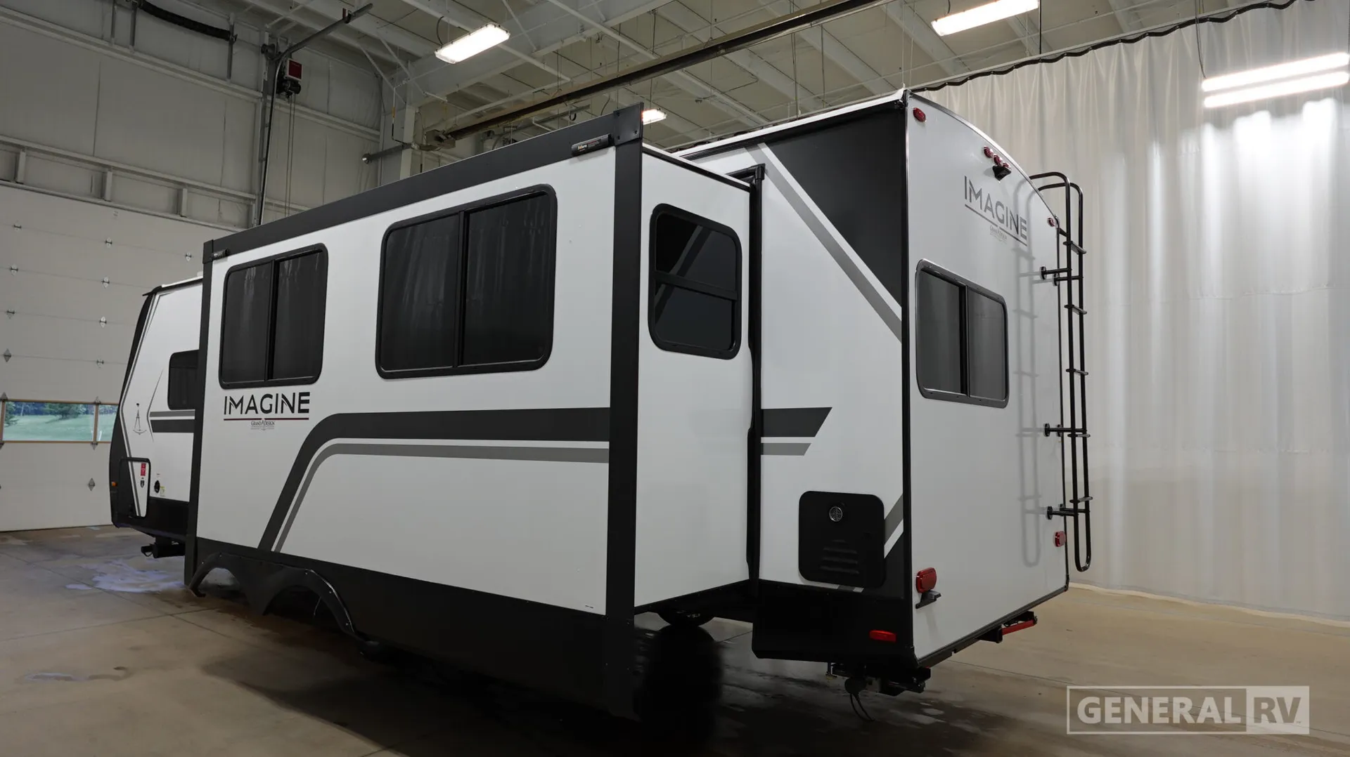 2027 Grand Design Imagine 2670MK - Photo 4