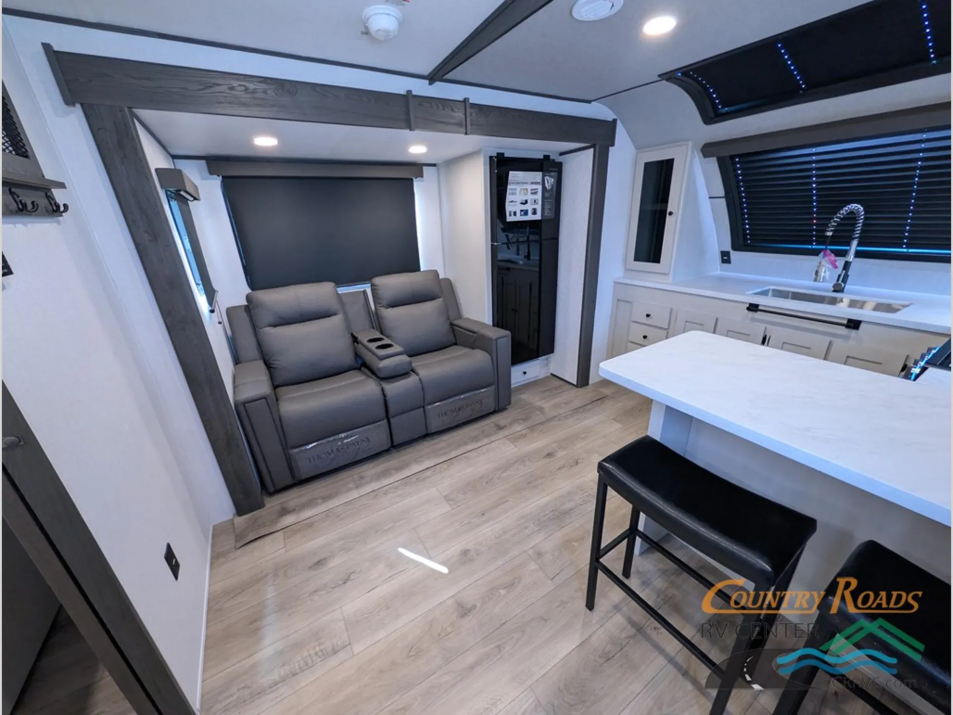 2026 Coachmen Northern Spirit Ultra Lite 2565FK - Photo 3