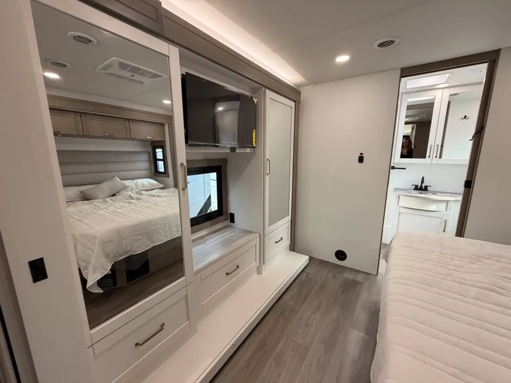 2027 Entegra Coach Vision XL 36C, Photos photo 14