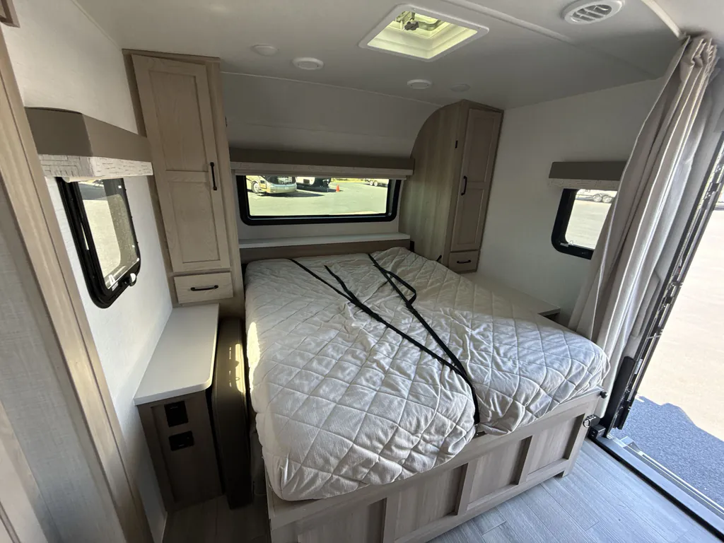 2024 Forest River Flagstaff Micro Lite 25BRDS, Photos photo 17
