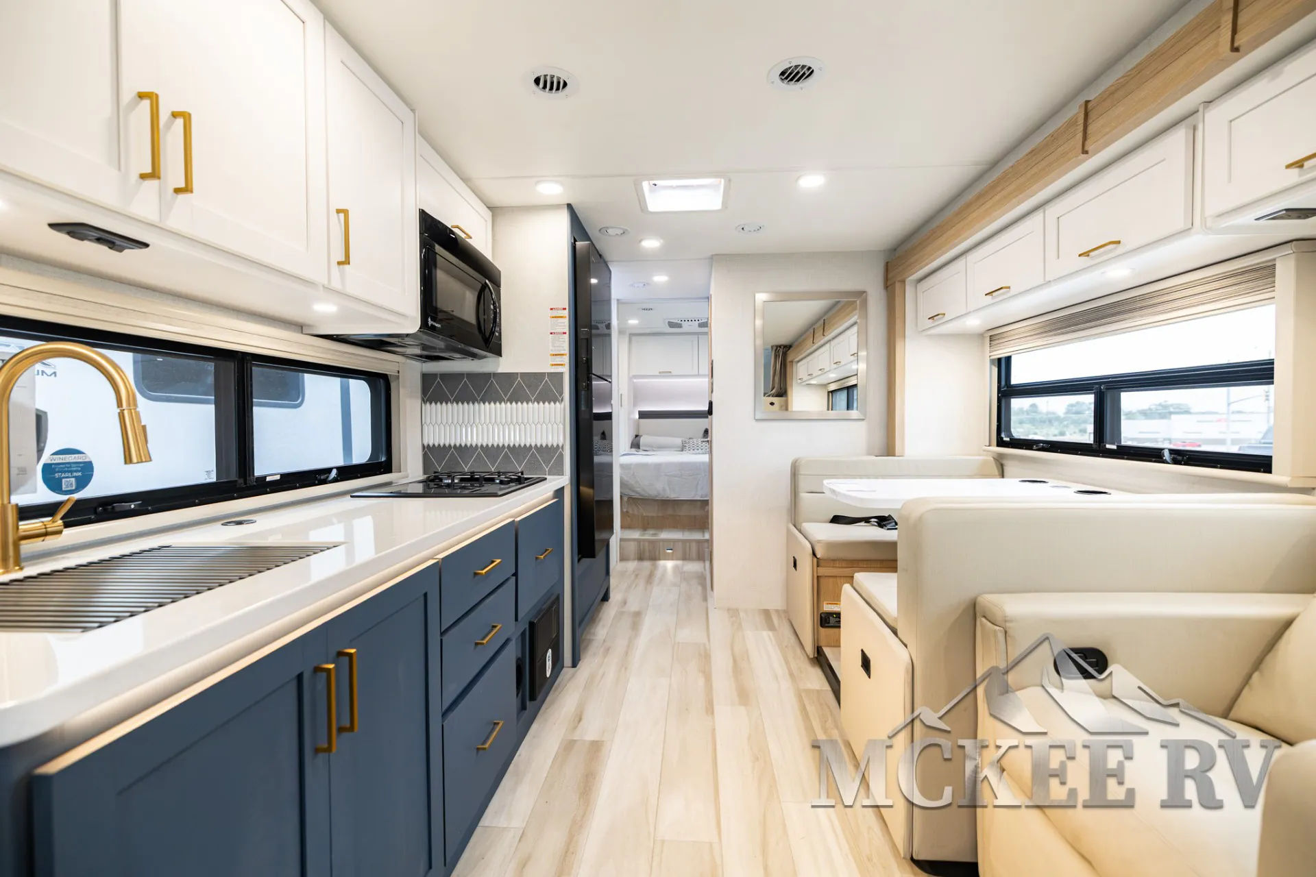 2027 Thor Motor Coach Quantum HS31 - Photo 3