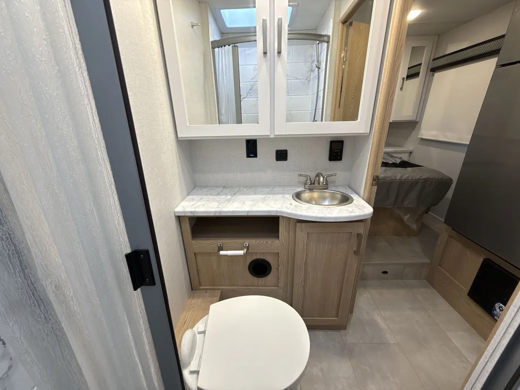 2026 Thor Motor Coach Freedom Elite 28HE, Photos photo 15