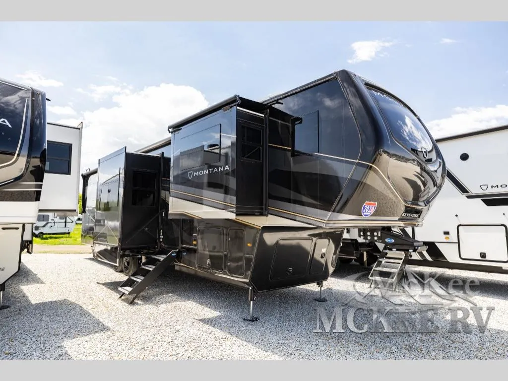 2026 Keystone Montana 3941FO - Photo 2