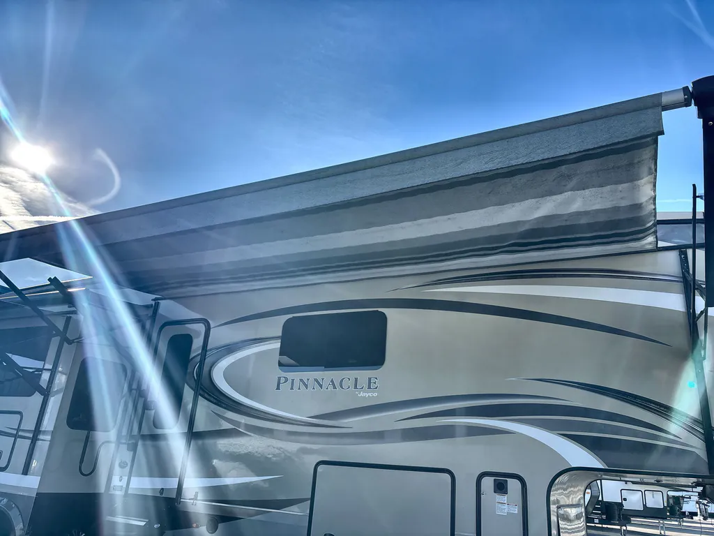 2018 Jayco Pinnacle 36FBTS, Photos photo 29