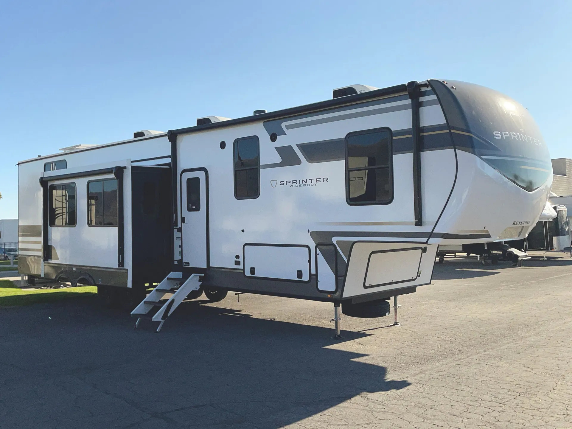 2026 Keystone Sprinter 3920DSL - Photo 2