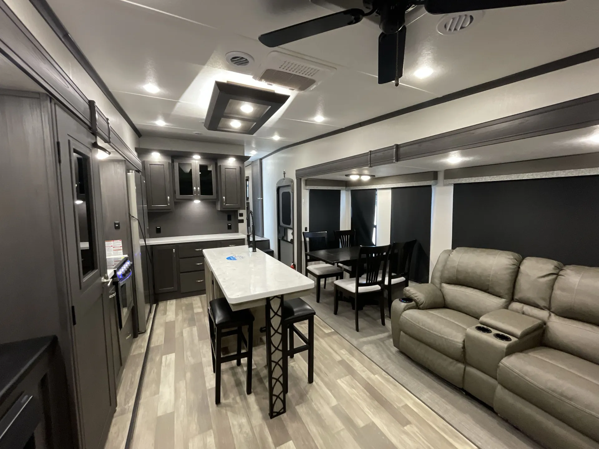2024 Shasta Phoenix 336RL — living area main
