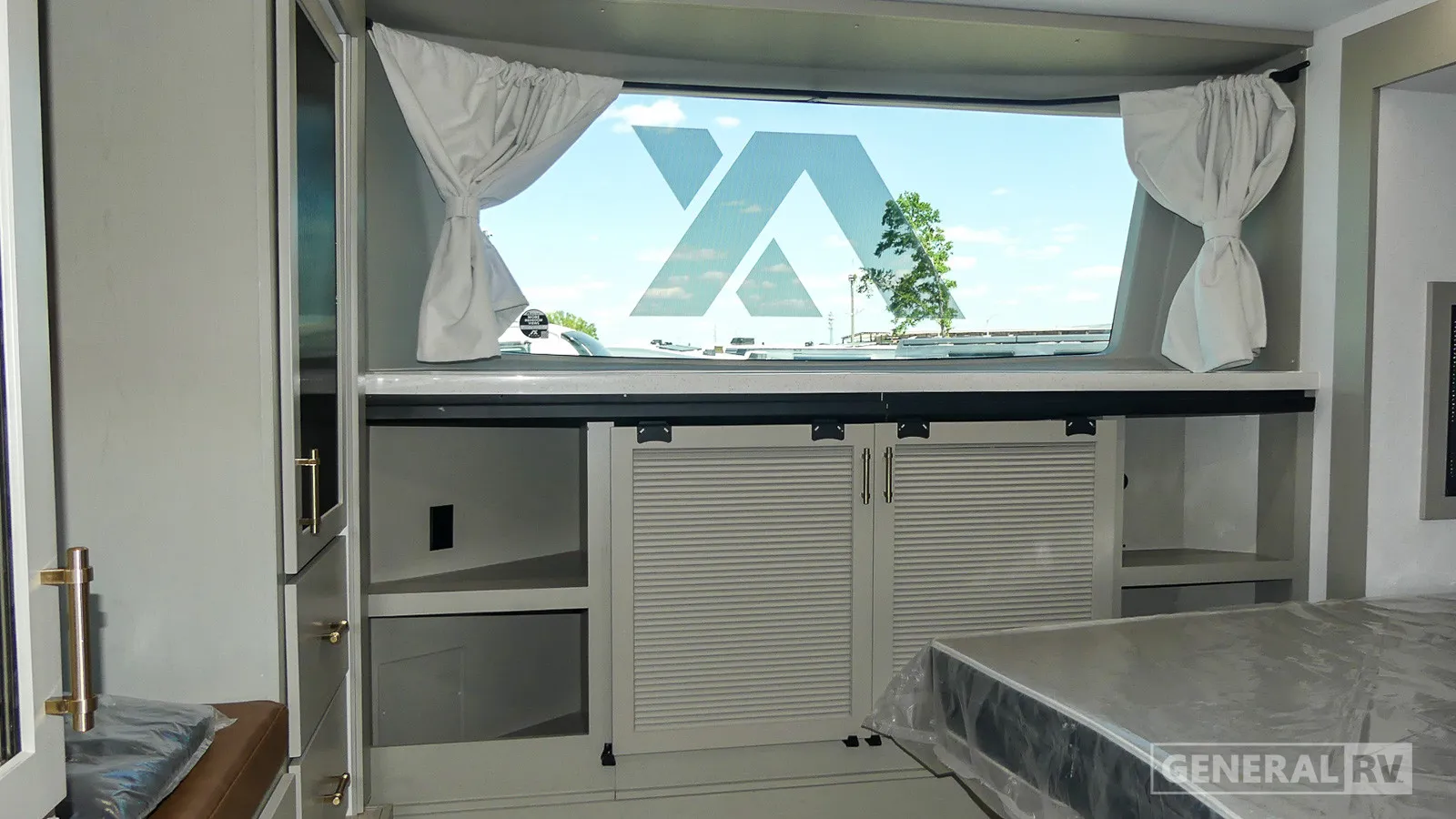 2026 Axiom Imperium I2900 - Photo 3