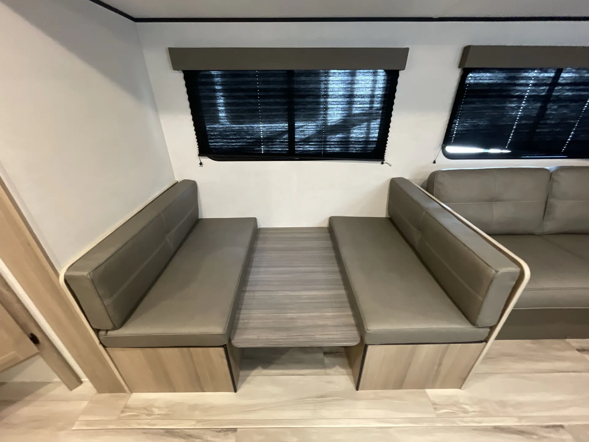 2026 Keystone Coleman 27B — living area main