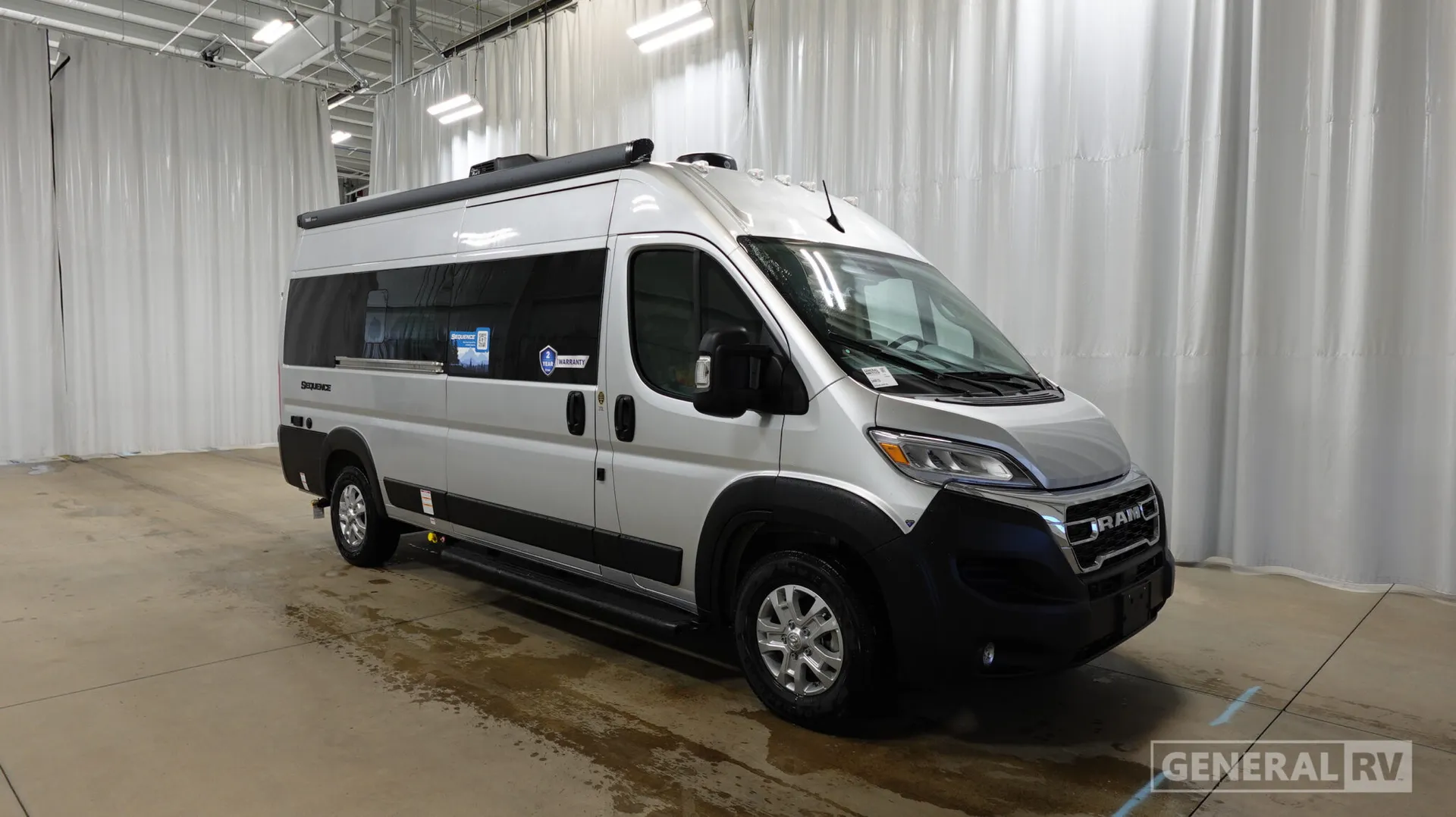 2026 Thor Motor Coach Sequence Sport 20L - Photo 2