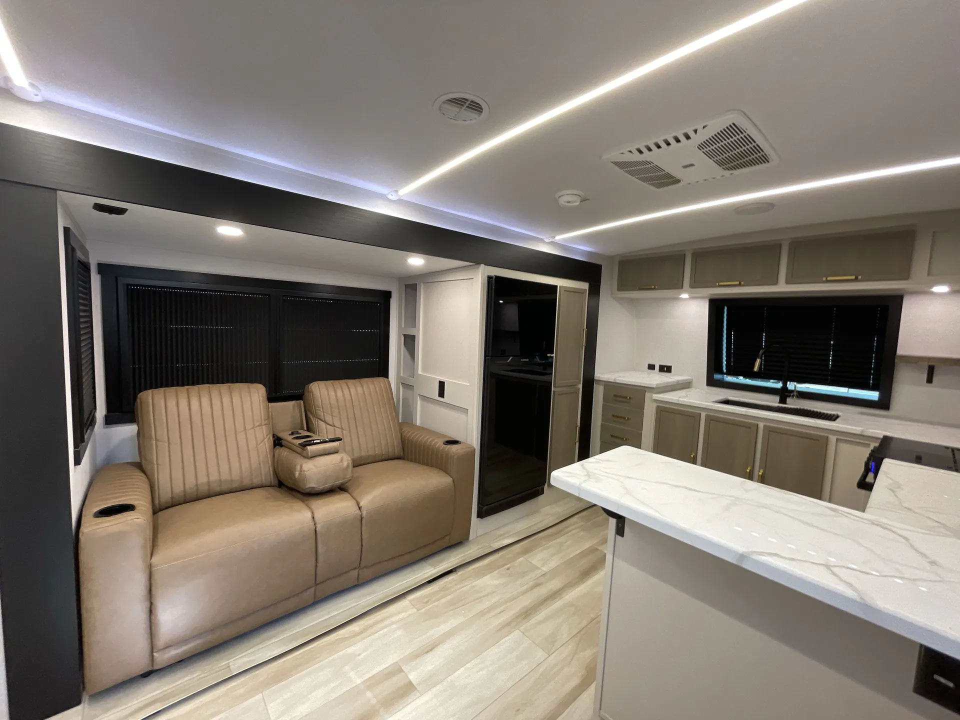 2025 Forest River Salem Hemisphere 261FKRB — living area main