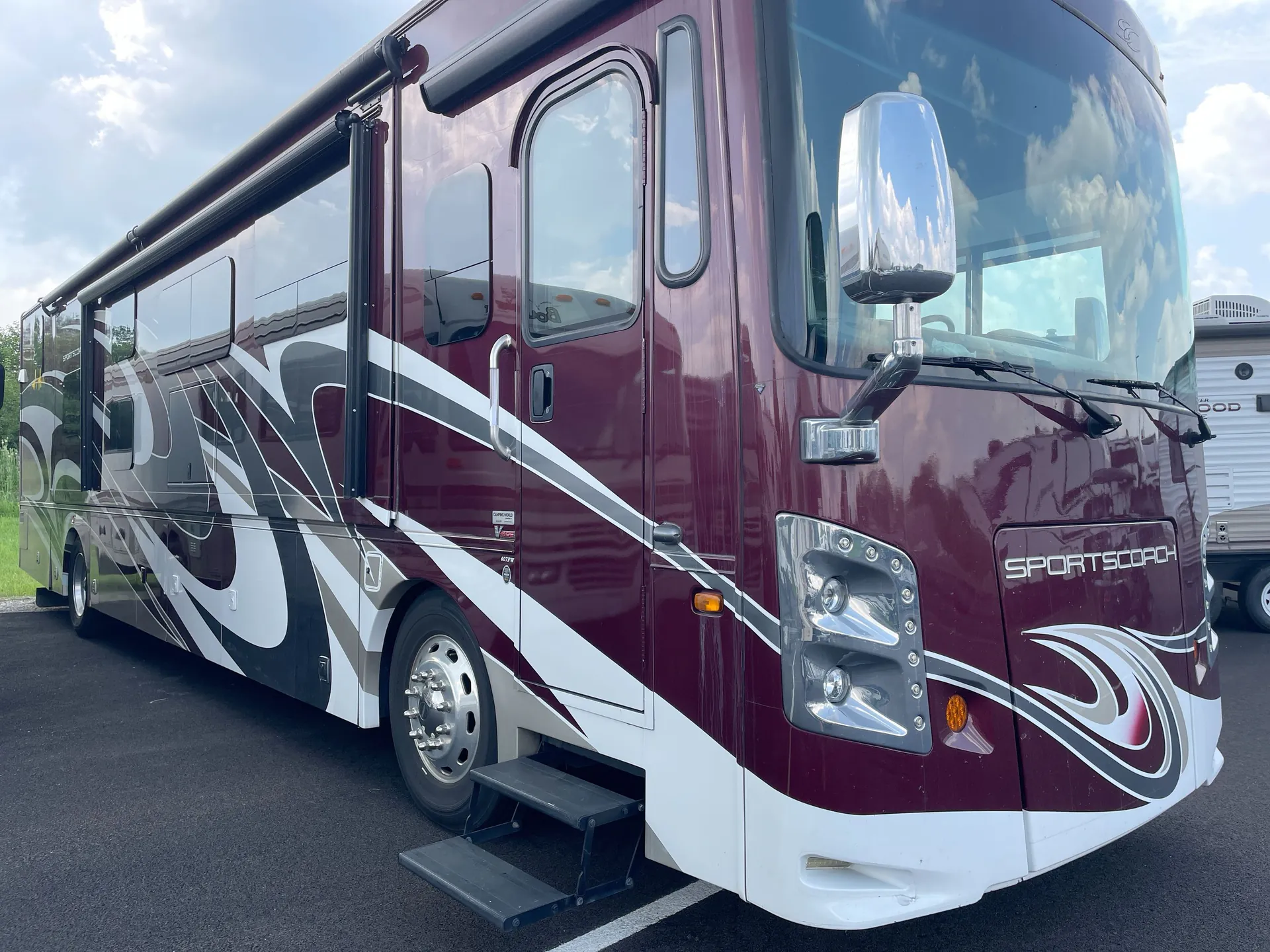 2019 Coachmen Sportscoach 407FW — campside