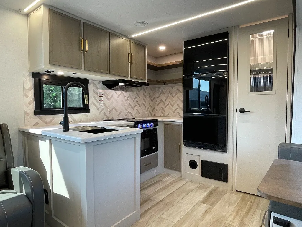 2027 Forest River RV Salem Hemisphere Hyper-Lyte 28RKHL — Photo 5