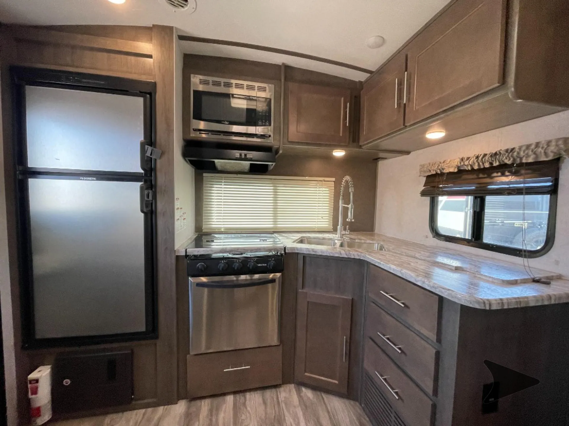 2019 Forest River Surveyor 251RKS — Photo 5