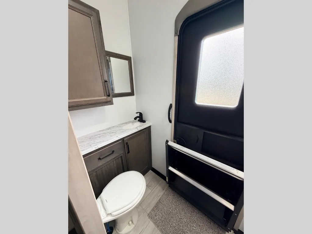 2024 Keystone Montana High Country 381TB, Photos photo 10