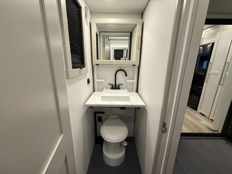 2025 Brinkley Model G 3950, Photos photo 14