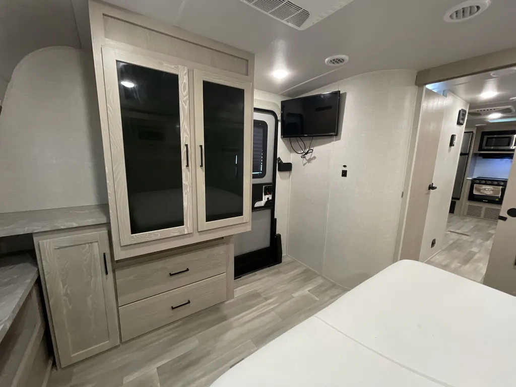 2022 Forest River Rockwood Ultra Lite 2614BS, Photos photo 11