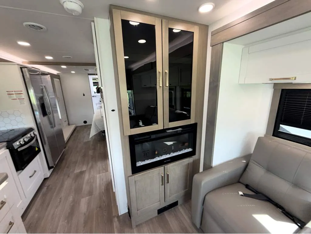 2027 Entegra Coach Vision XL 36C, Photos photo 19