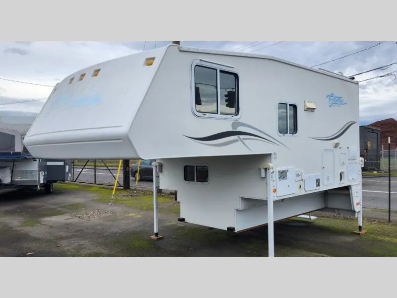 2004 Thor Citation Supreme Used    9.1 Truck Camper - Photo 3