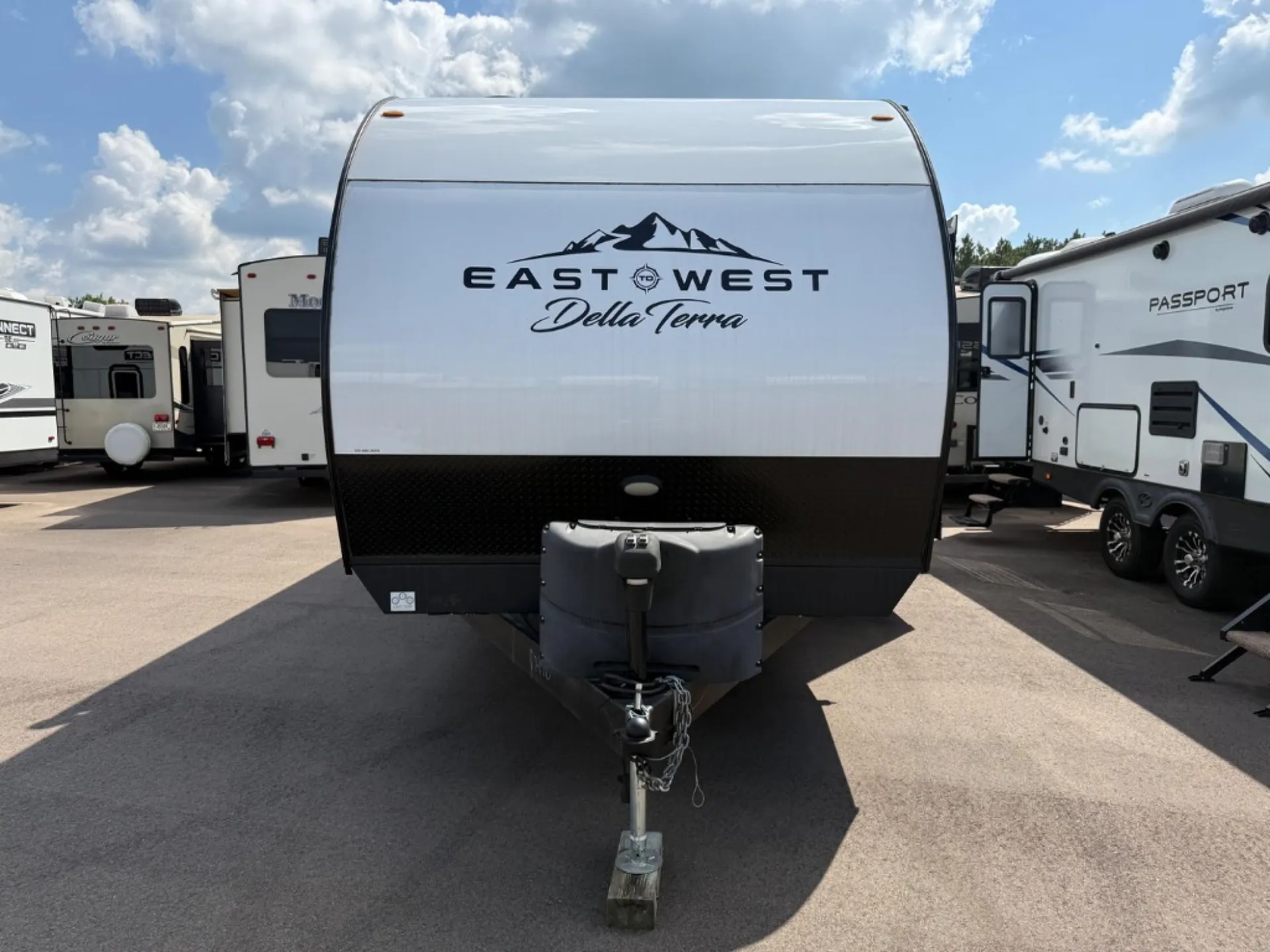 2022 East to West Della Terra 261RB - Photo 3