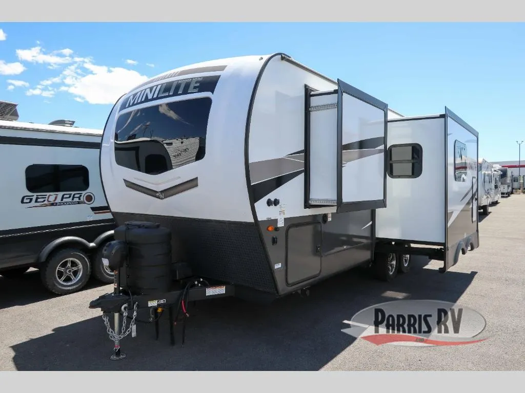 2025 Forest River Rockwood Mini Lite 2511S - Photo 3
