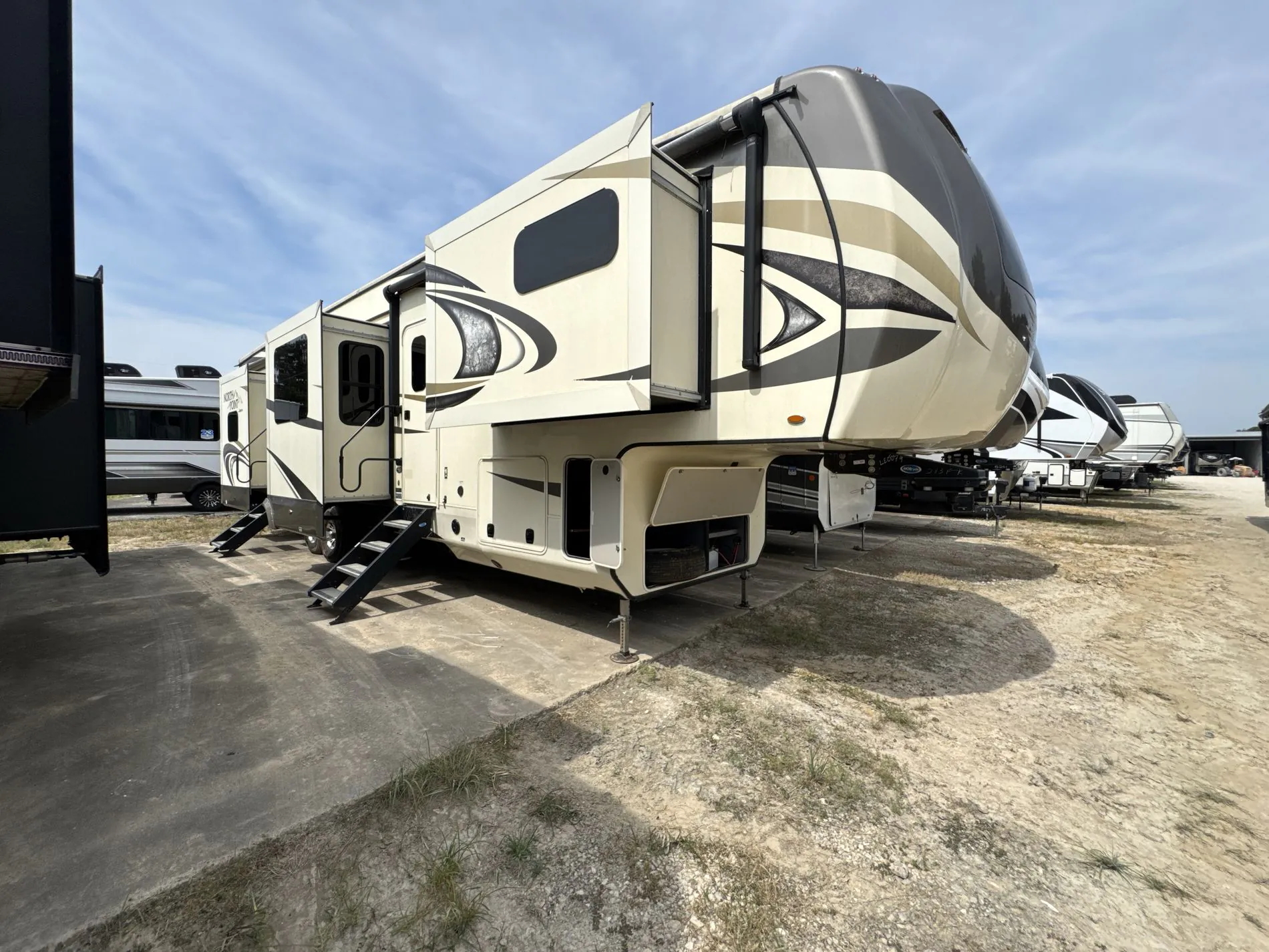 2020 Jayco North Point 383FKWS - Photo 2