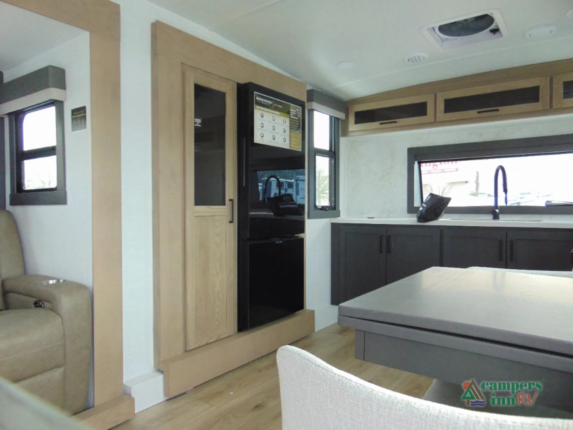 2026 Forest River Rockwood Signature 290SFK - Photo 4