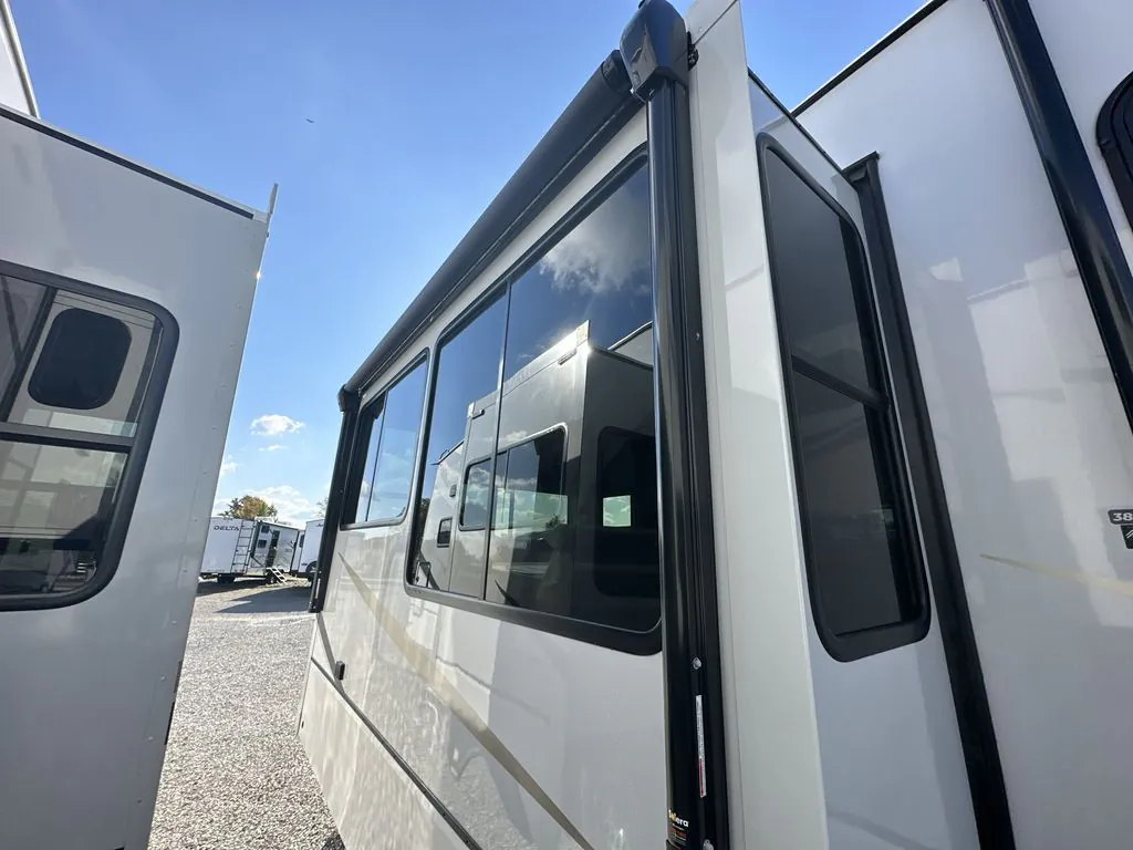 2024 Alliance RV Paradigm 380MP - Photo 4