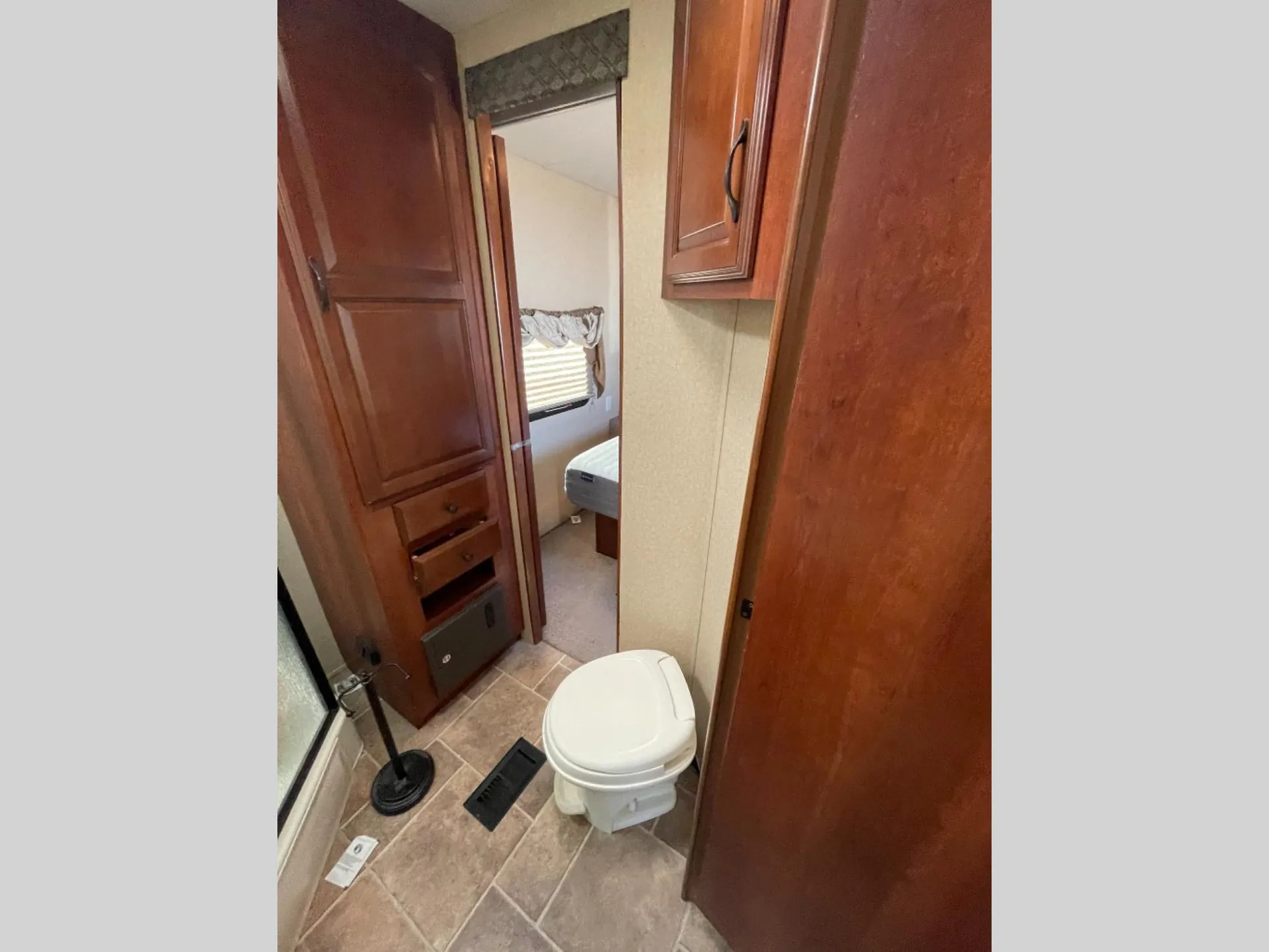 2011 Forest River Salem Villa 372REDS dealer photo 4 from Hilltop Camper and RV